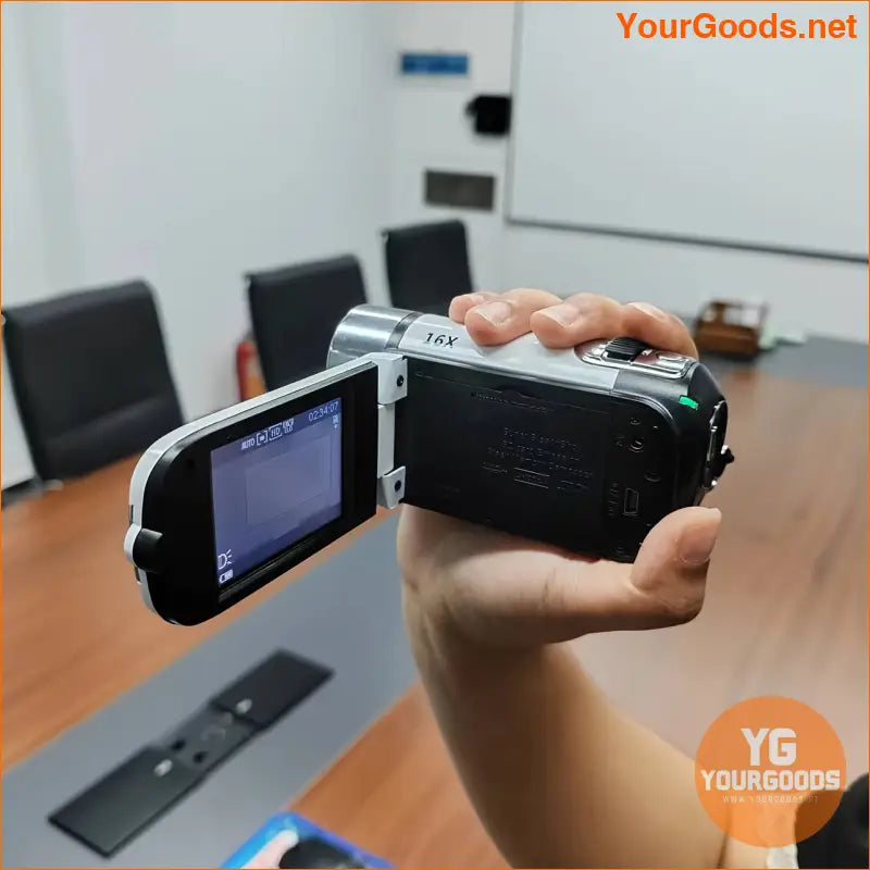 Compact 1080P Camcorder 16x Zoom 32G Card Flip Screen - YourGoods Online Shop